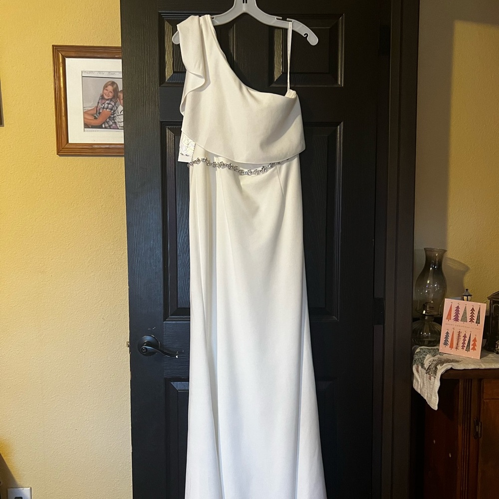 Size 14 brand new wedding dress
